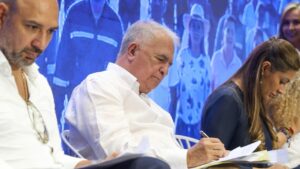 Gobernadores de Tolima, Huila, Caquetá y Putumayo en el Encuentro Regional Centro-Sur del Plan Nacional de Desarrollo en Ibagué