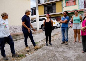 Obras de pavimentación y cambio de alcantarillado en el barrio 1º de Mayo, comuna 10 de Ibagué
